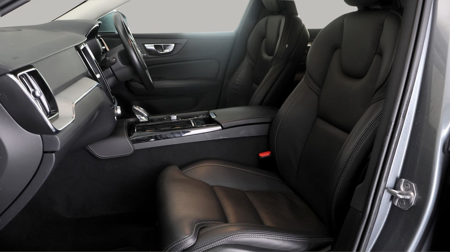 Used Volvo V60 2021 for sale - 77312439: Photo 14