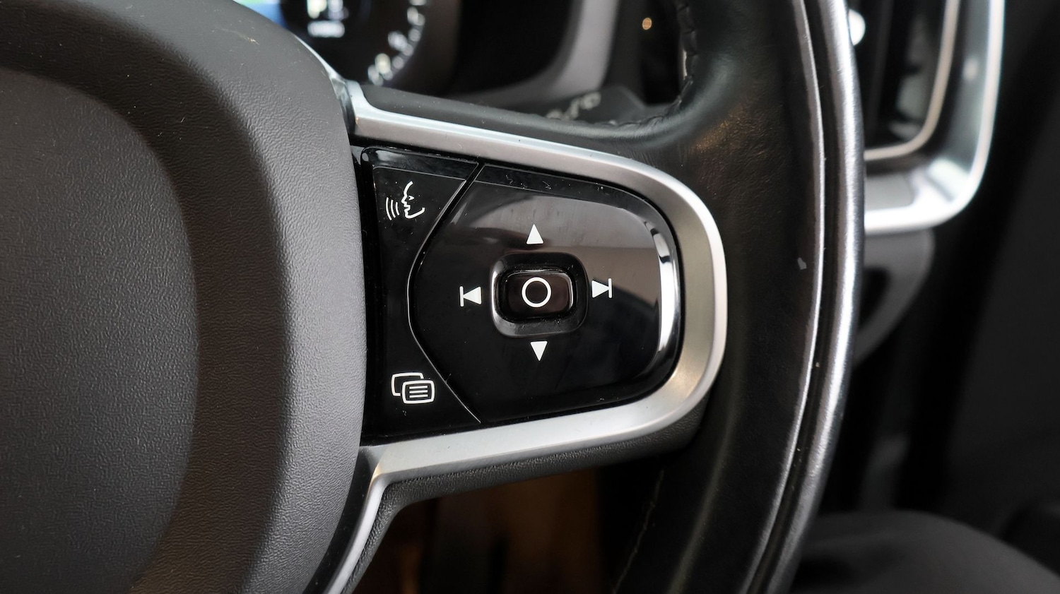 Used Volvo V60 2021 for sale - 77312439: Photo 25