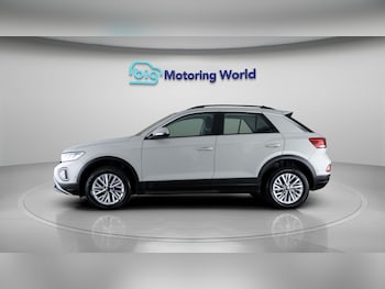 Used Volkswagen T-Roc 2023 for sale - 79542422: Photo