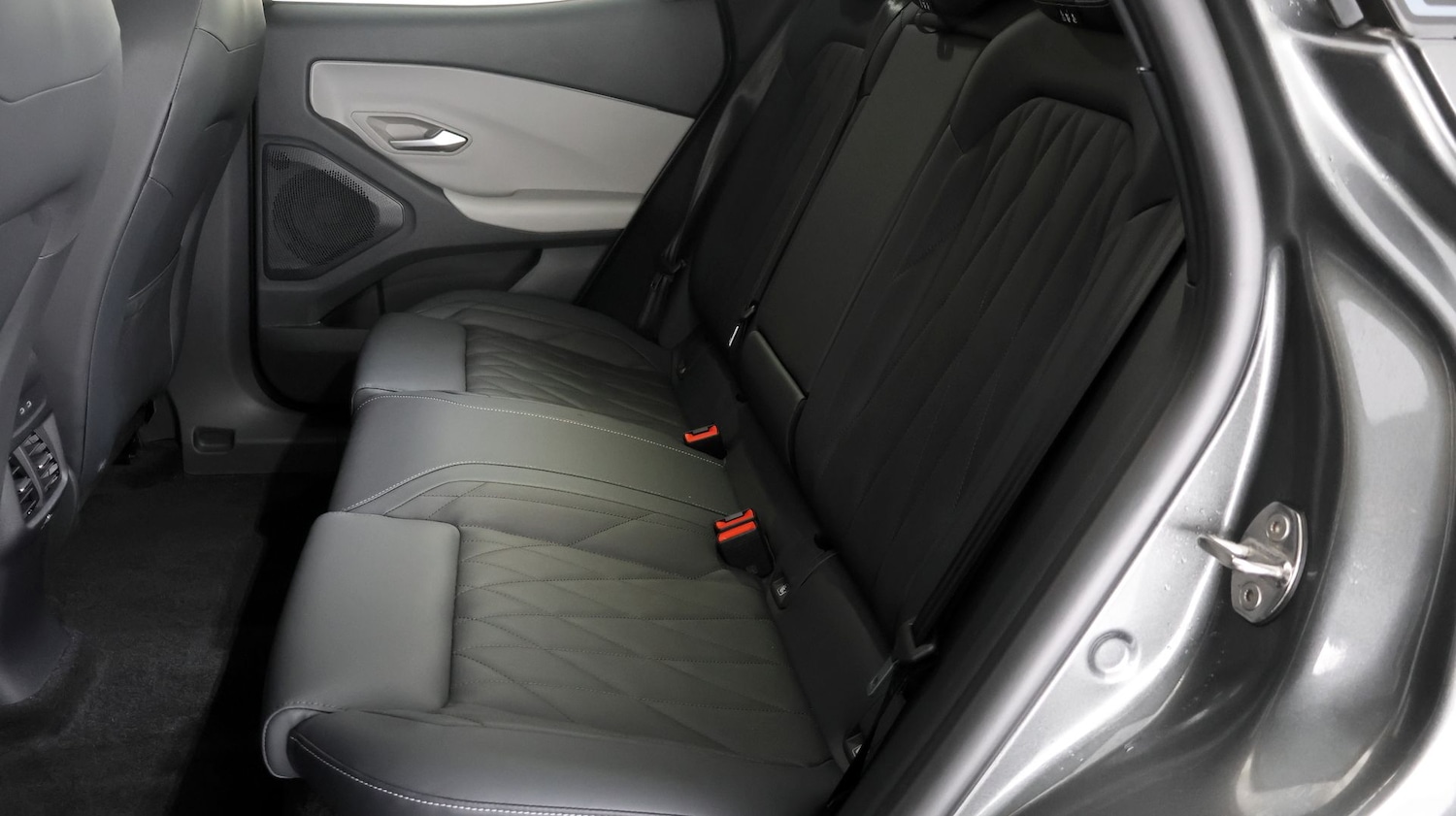 Used Ford Explorer 2025 for sale - 77285997: Photo 16