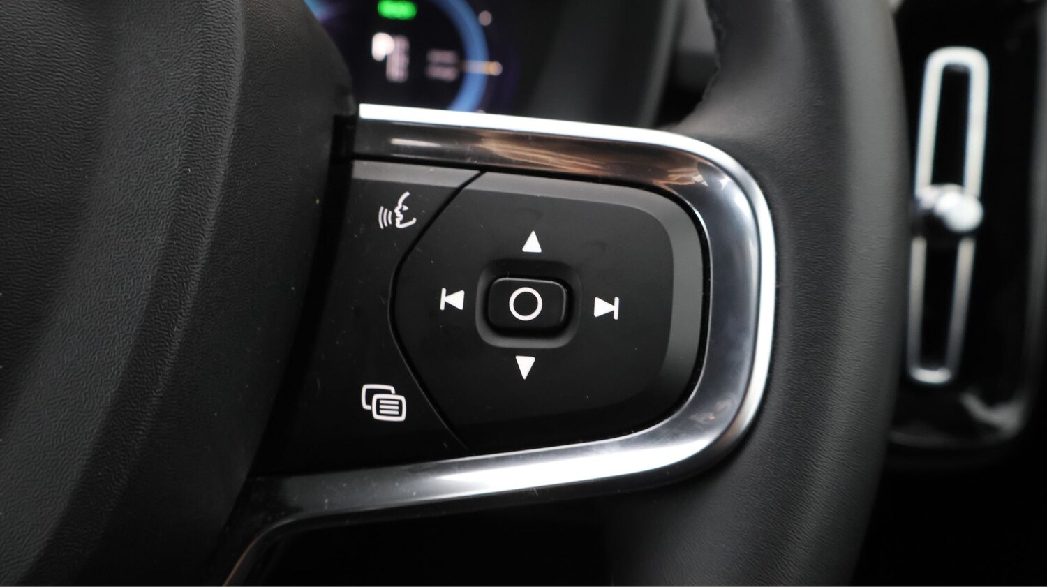 Used Volvo XC40 2023 for sale - 77746090: Photo 20