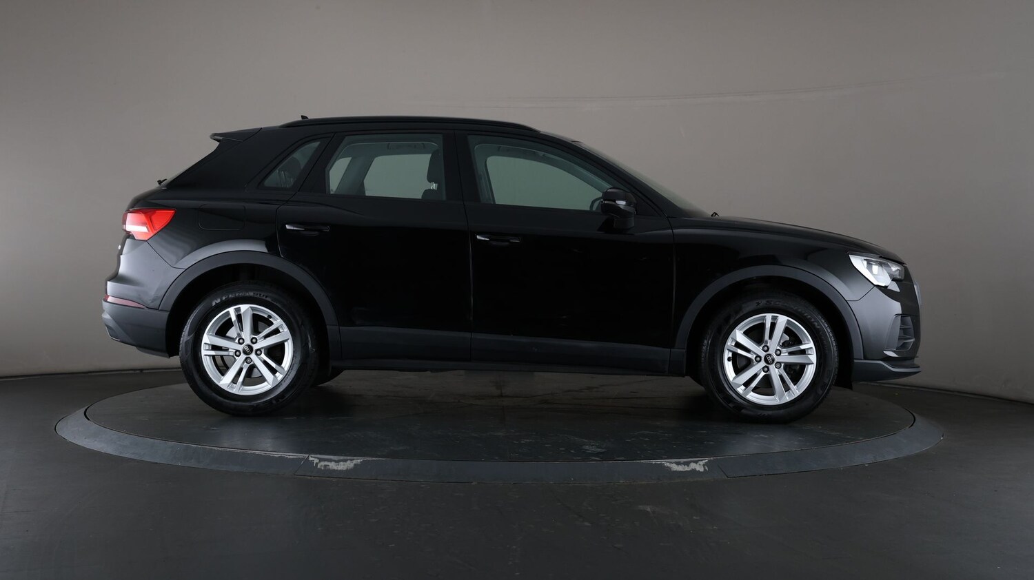 Used Audi Q3 for sale - 76810329: Photo 54