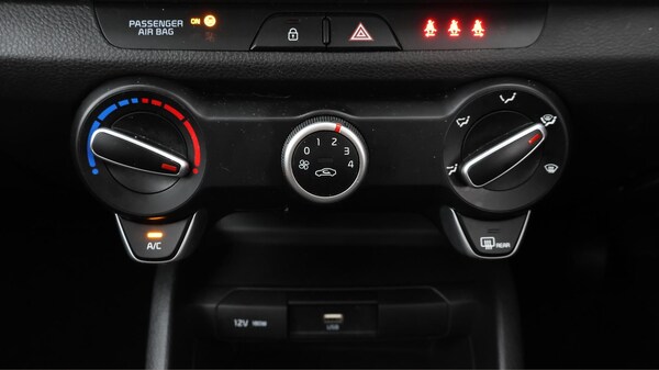 Used Kia Stonic 2022 for sale - 76295469: Photo 12