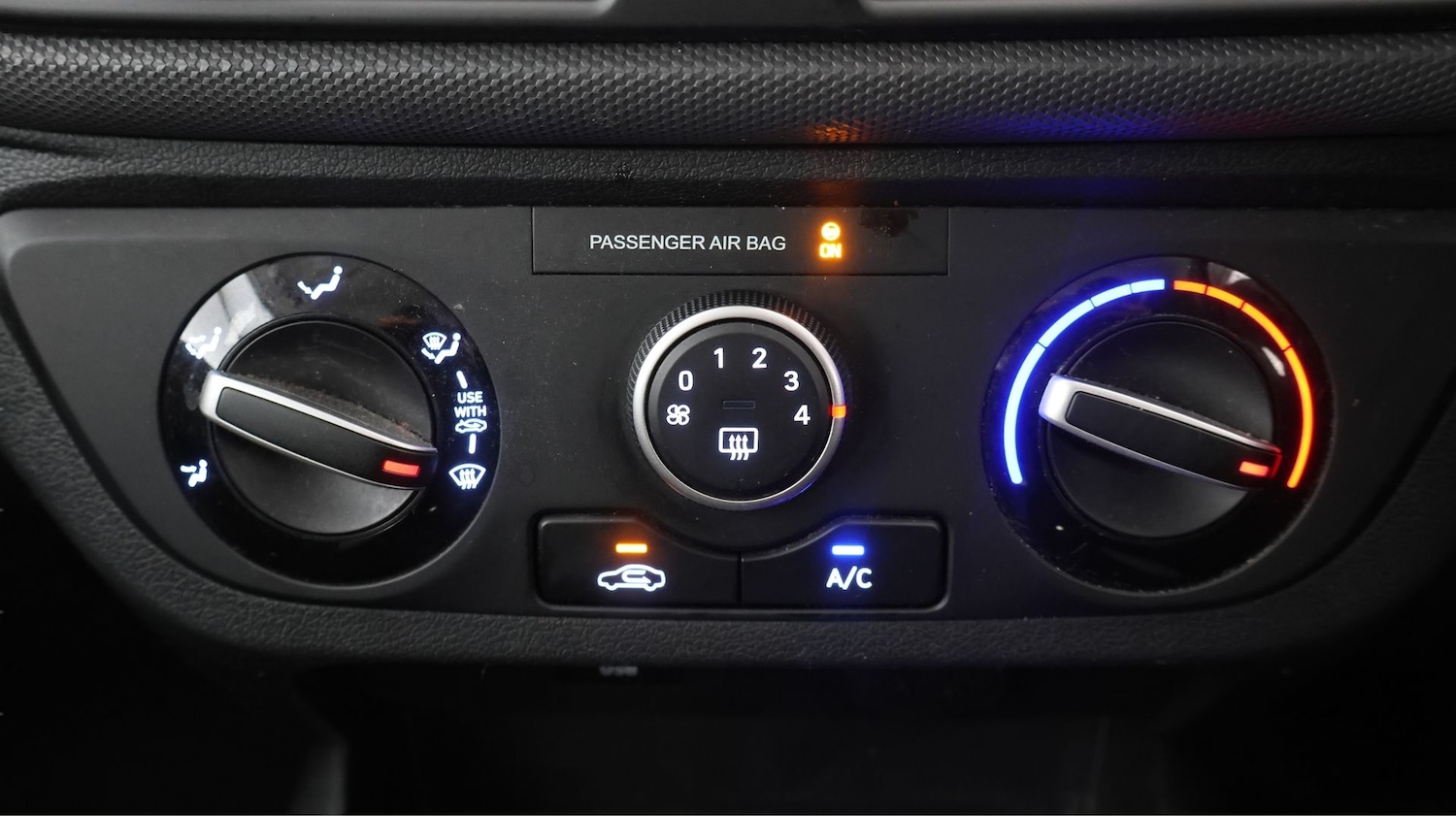 Used Hyundai i10 2023 for sale - 77393785: Photo 11