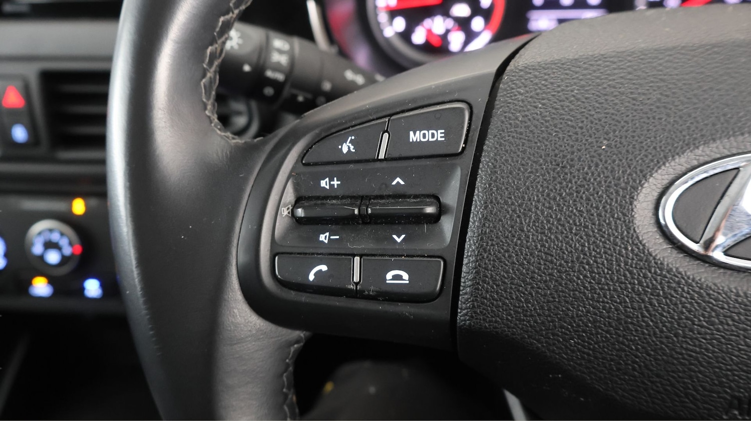 Used Hyundai i10 2023 for sale - 77393785: Photo 21