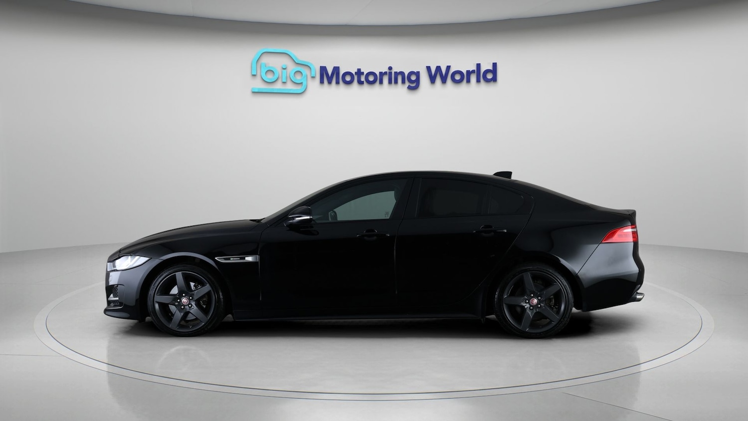 Used Jaguar XE 2019 for sale - 77998611: Photo 4