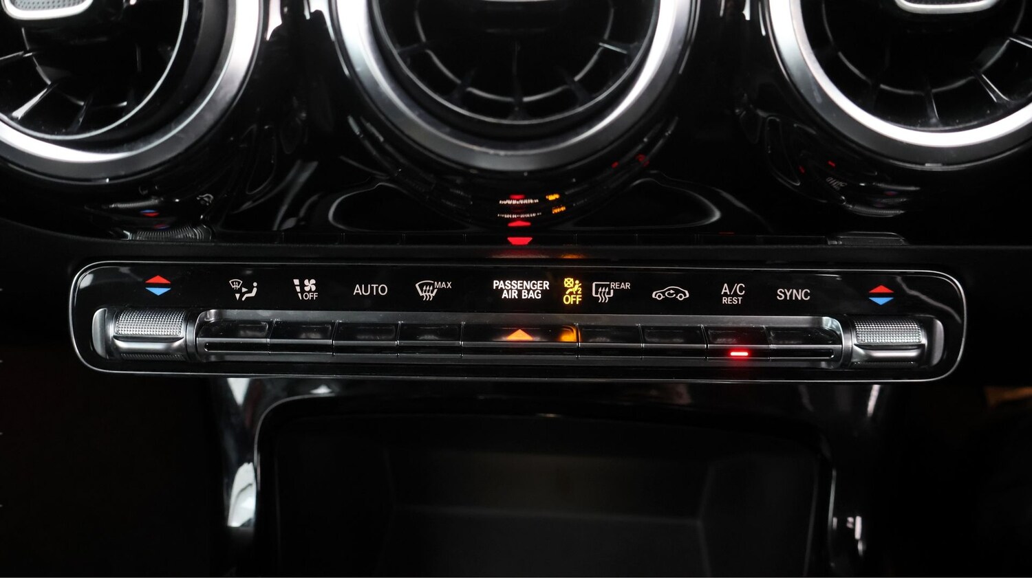 Used Mercedes-Benz A-Class 2019 for sale - 77428357: Photo 12