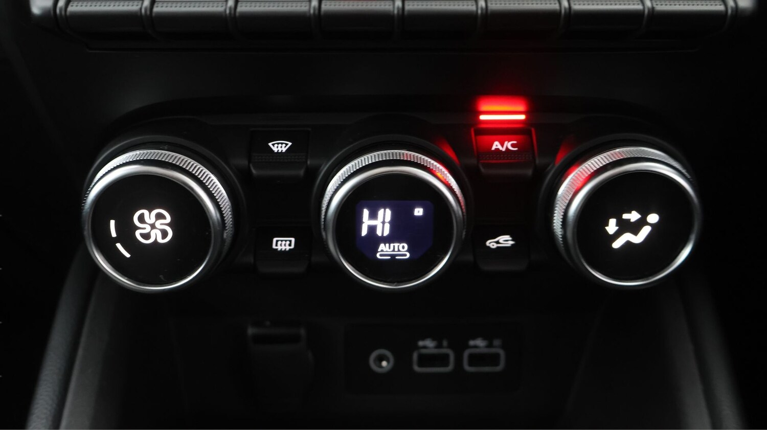 Used Renault Clio 2024 for sale - 77585362: Photo 12