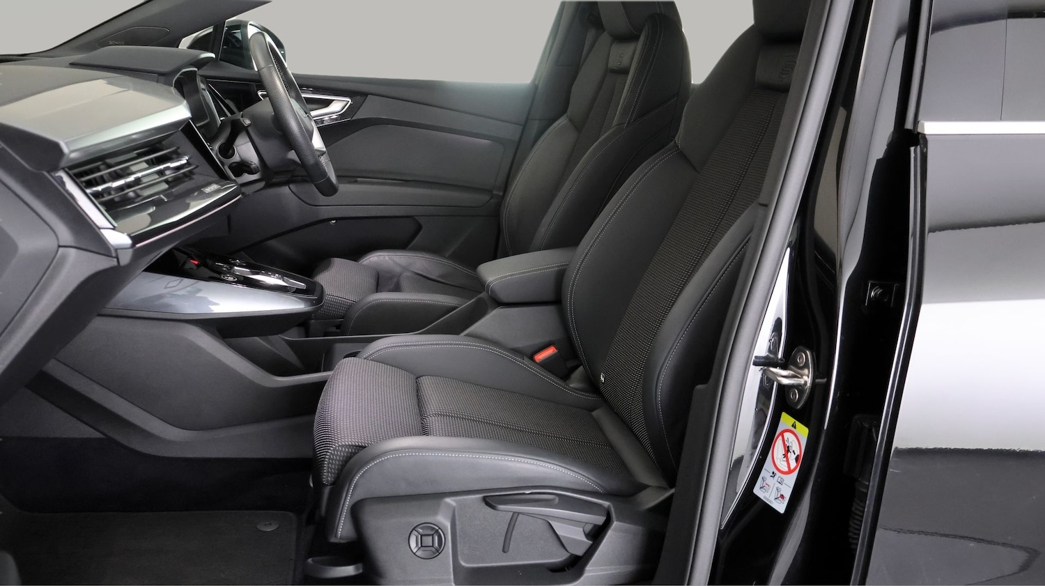 Used Audi Q4 e-tron 2023 for sale - 78048381: Photo 13