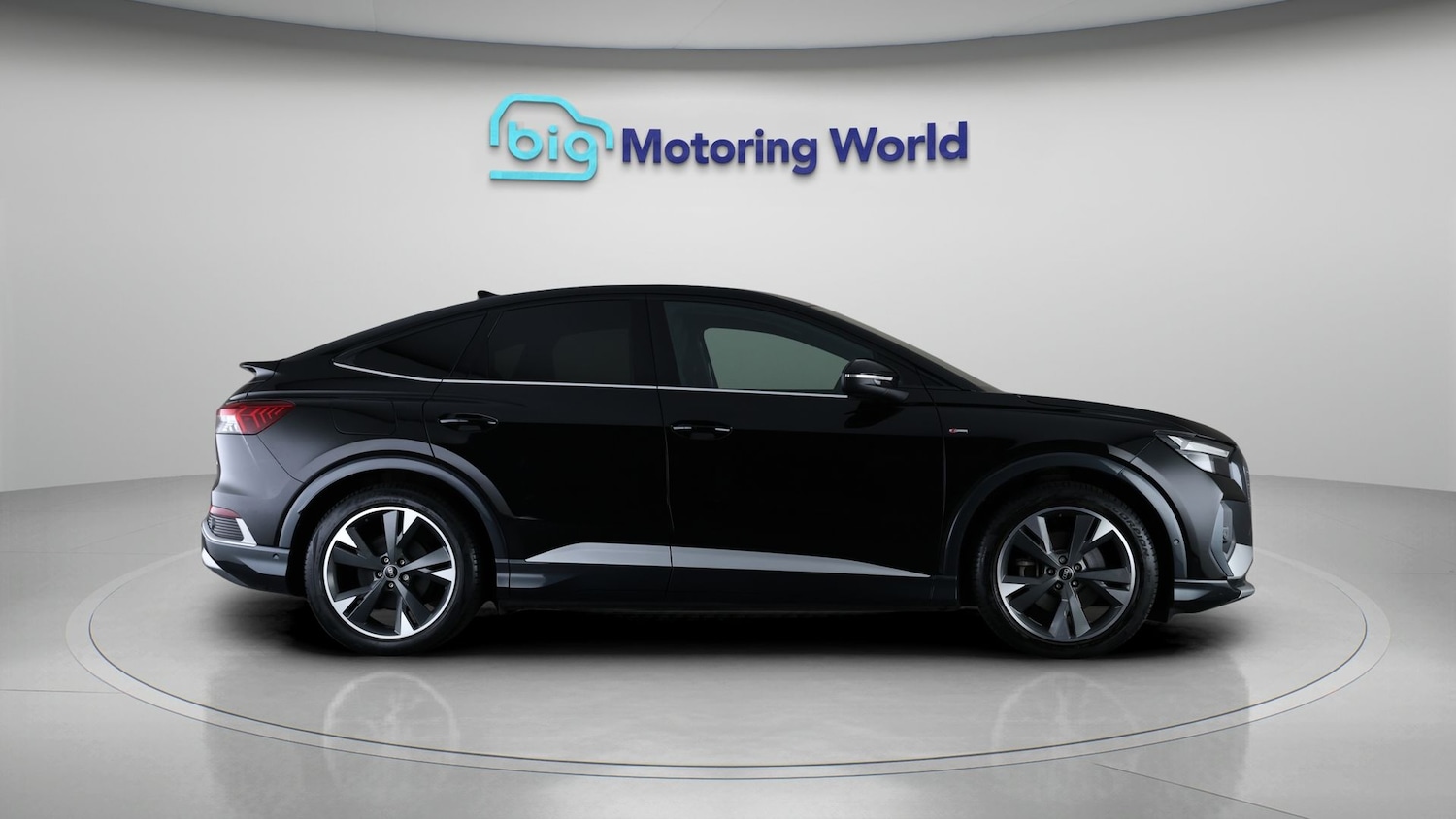 Used Audi Q4 e-tron 2023 for sale - 78048381: Photo 8