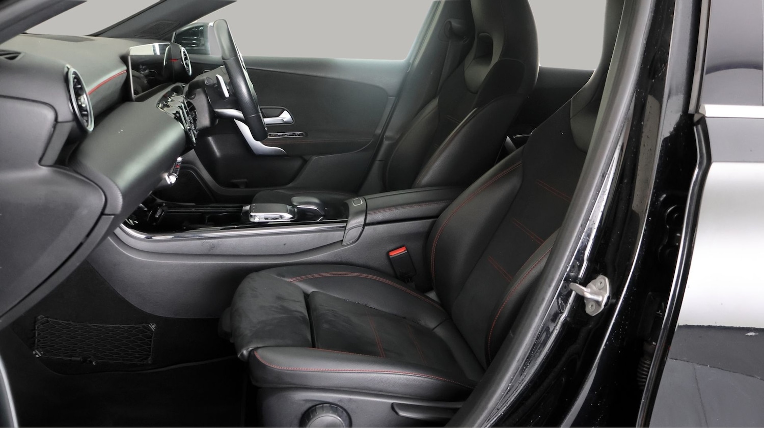 Used Mercedes-Benz A-Class 2019 for sale - 77636600: Photo 14