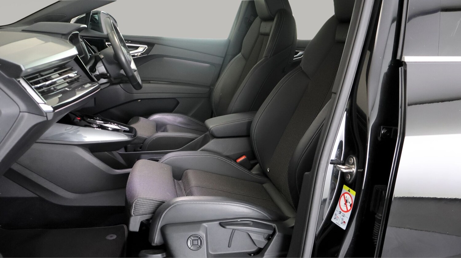 Used Audi Q4 e-tron 2023 for sale - 78007954: Photo 14