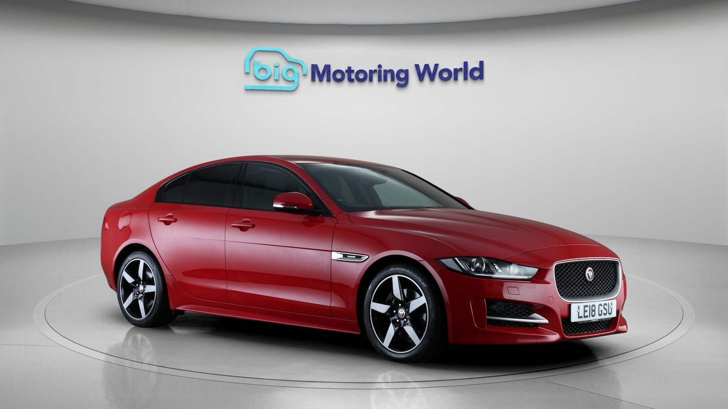 Used Jaguar XE 2018 for sale - 76370861: Photo 2