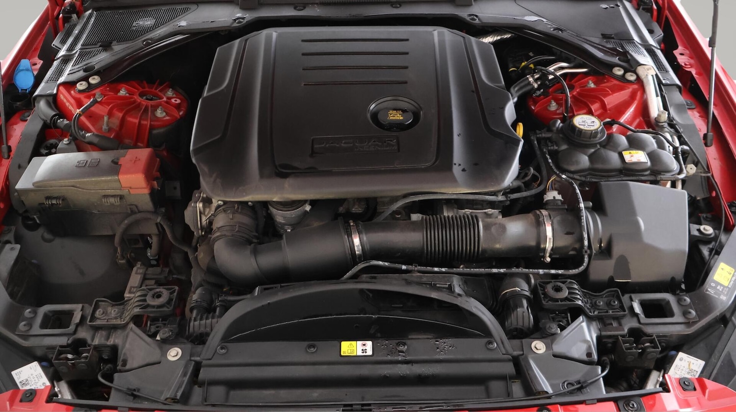 Used Jaguar XE 2018 for sale - 76370861: Photo 20