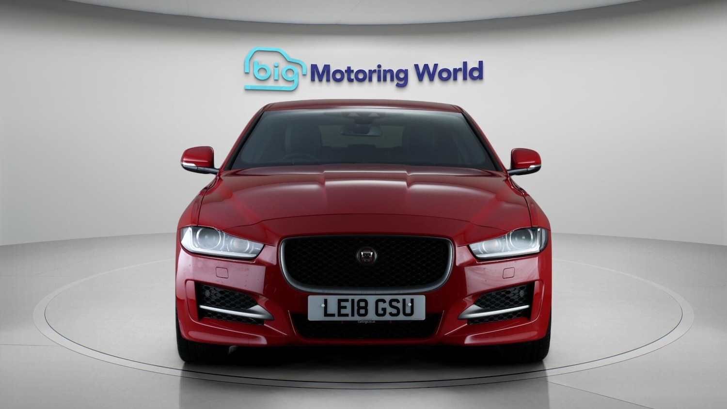 Used Jaguar XE 2018 for sale - 76370861: Photo 3