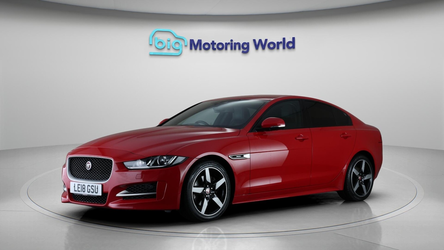 Used Jaguar XE 2018 for sale - 76370861: Photo 4