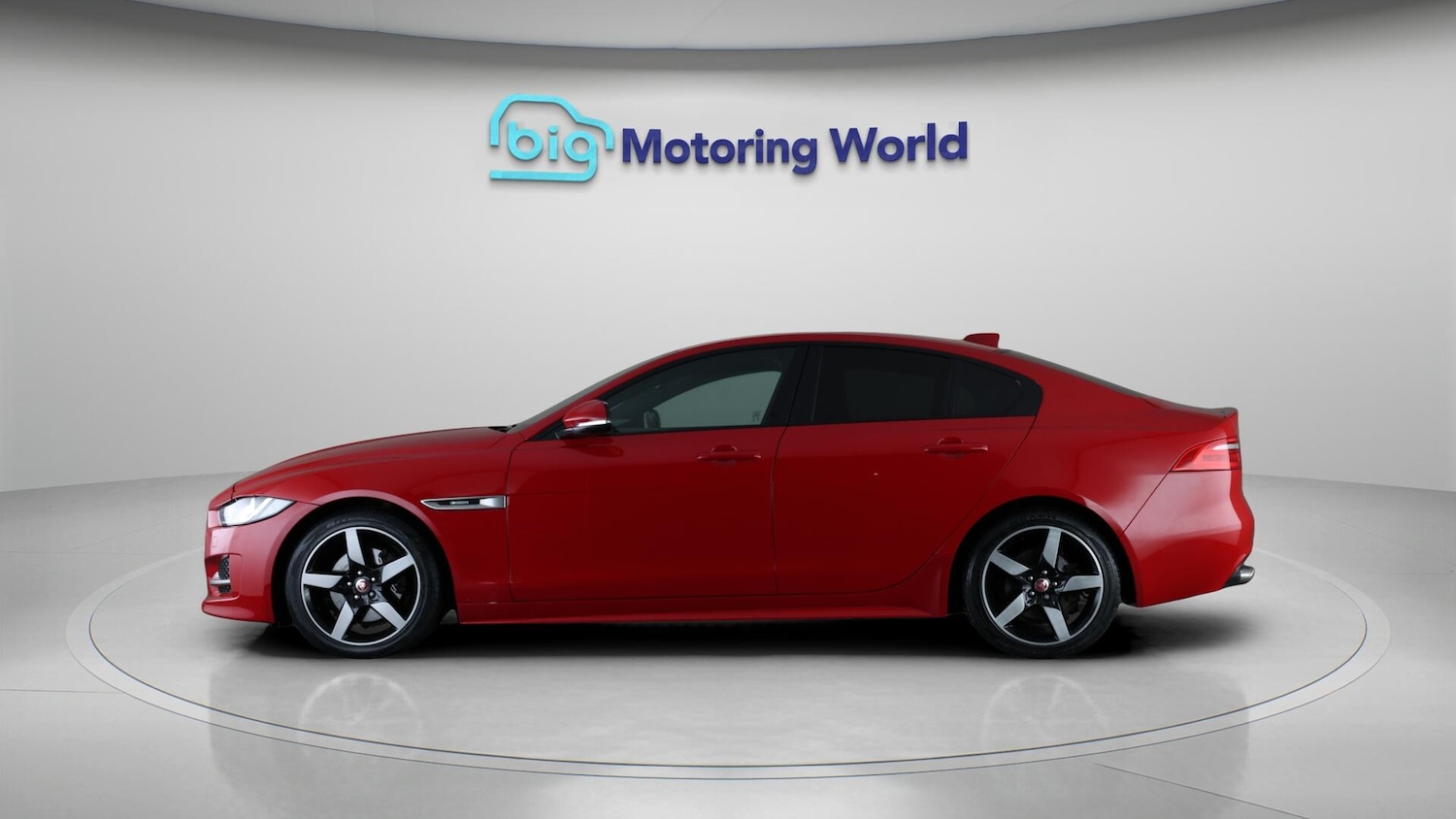 Used Jaguar XE 2018 for sale - 76370861: Photo 5