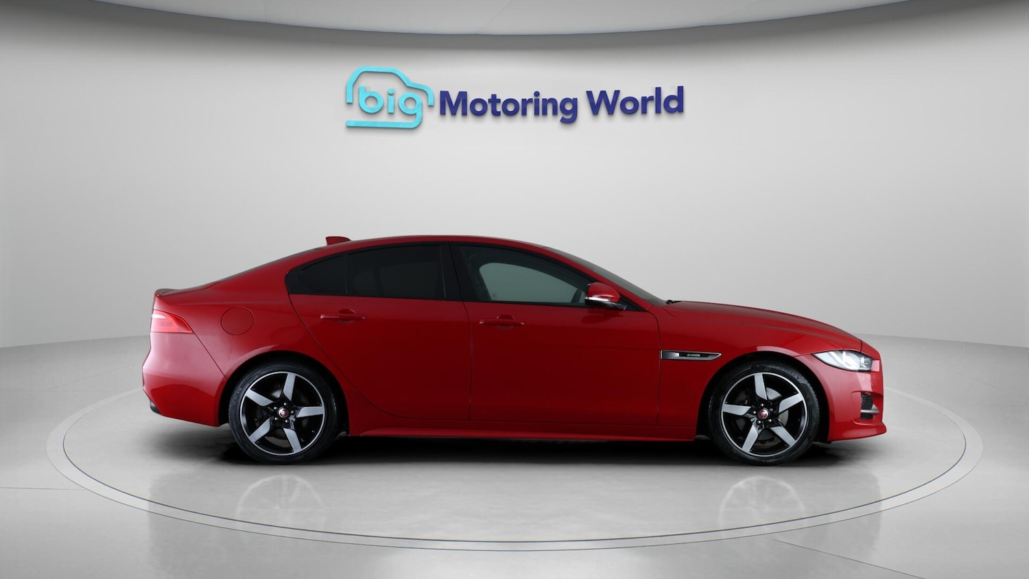 Used Jaguar XE 2018 for sale - 76370861: Photo 9
