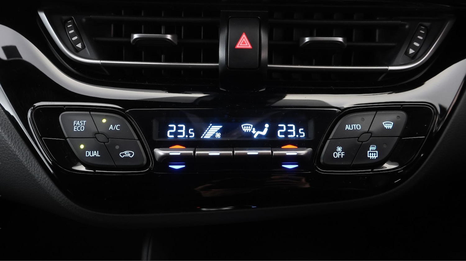 Used Toyota C-HR 2023 for sale - 77700948: Photo 11