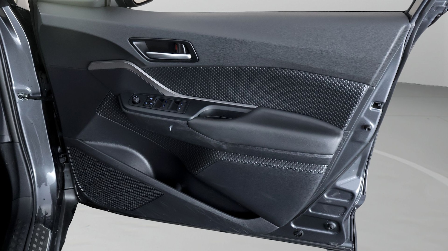 Used Toyota C-HR 2023 for sale - 77700948: Photo 14