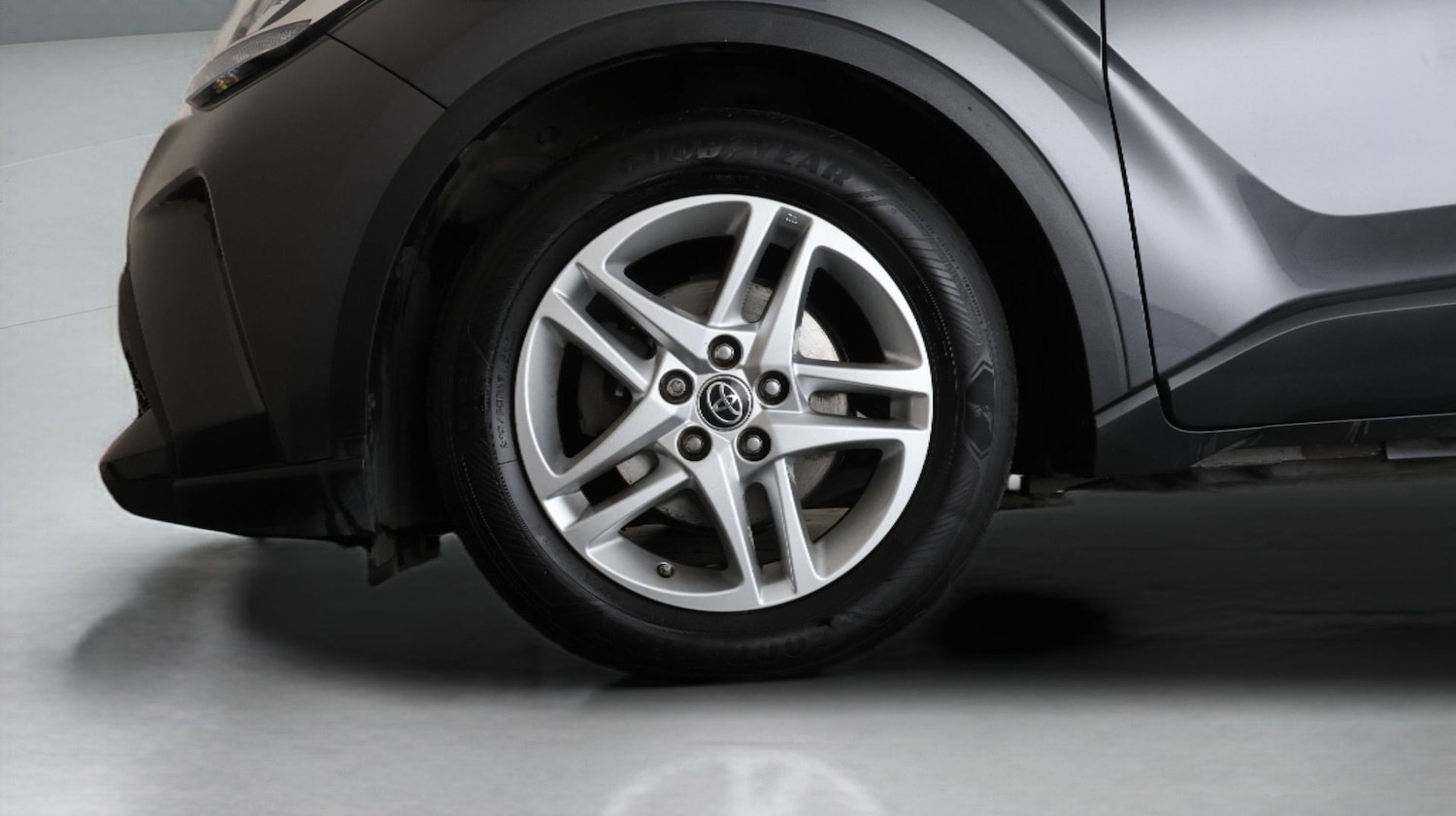 Used Toyota C-HR 2023 for sale - 77700948: Photo 17