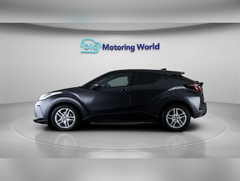 Used Toyota C-HR 2023 for sale - 77700948: Photo