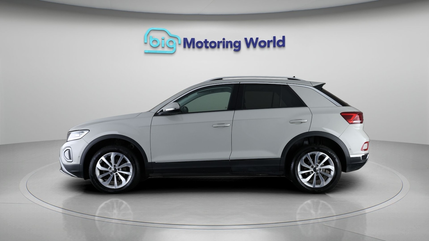 Used Volkswagen T-Roc 2023 for sale - 78123840: Photo 4
