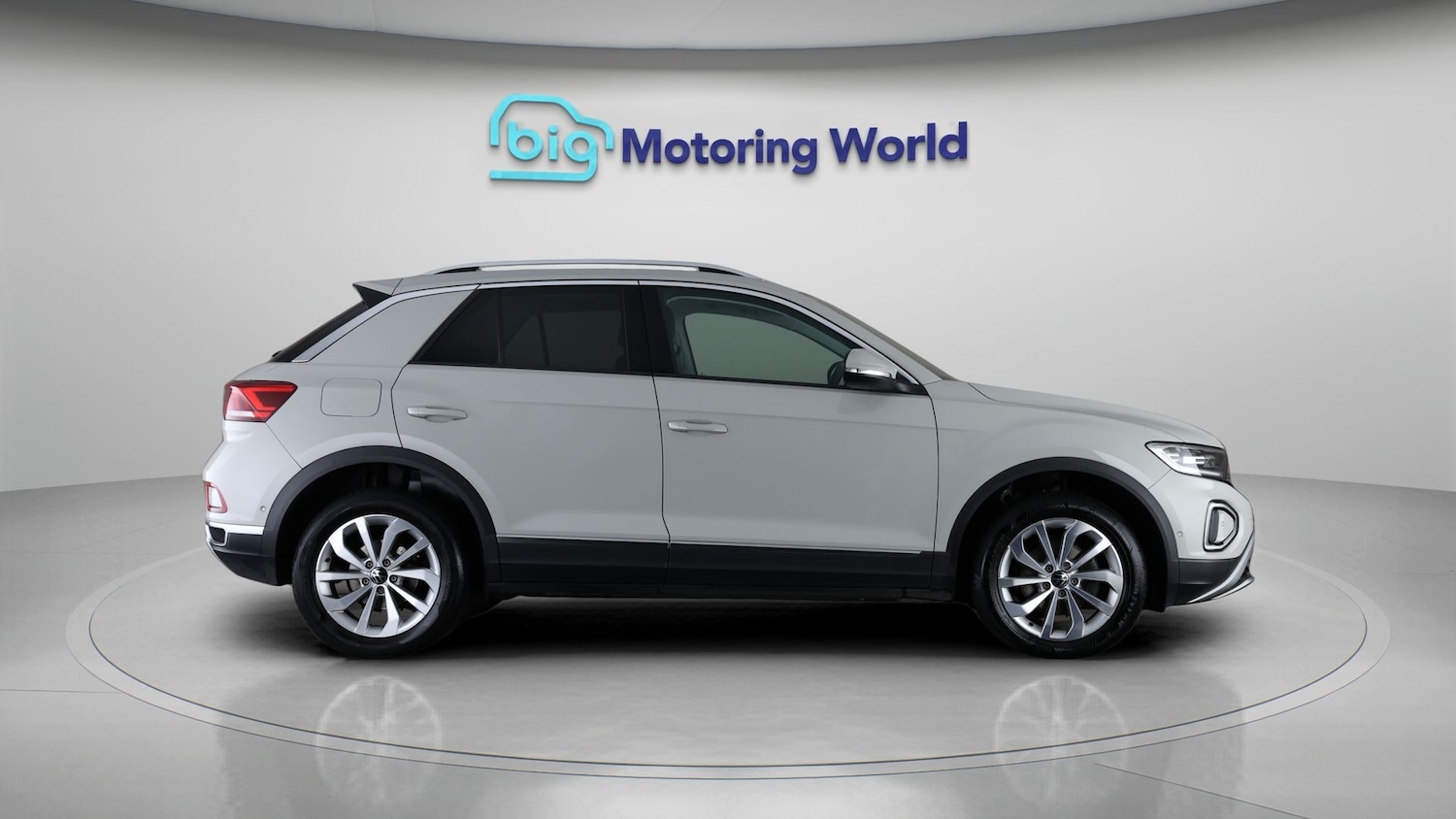Used Volkswagen T-Roc 2023 for sale - 78123840: Photo 8