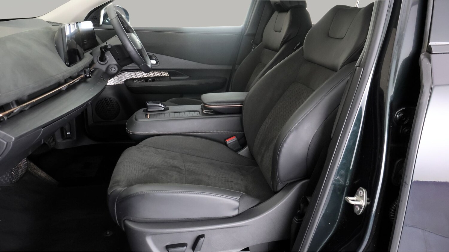 Used Nissan ARIYA 2022 for sale - 77463332: Photo 13