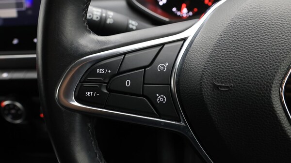 Used Renault Clio for sale - 76284434: Photo 24