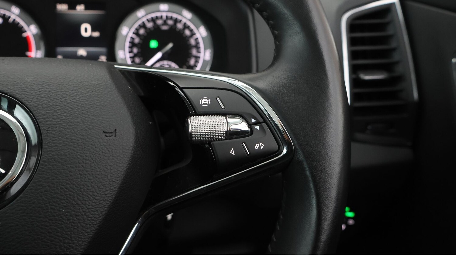 Used Skoda Karoq 2022 for sale - 77573695: Photo 21