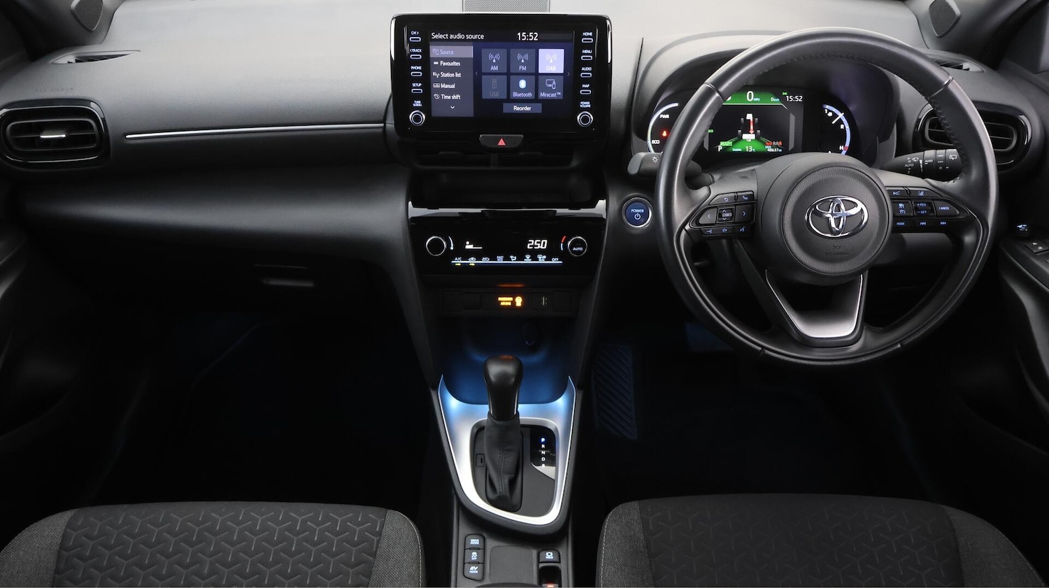 Used Toyota Yaris Cross 2023 for sale - 76522342: Photo 13