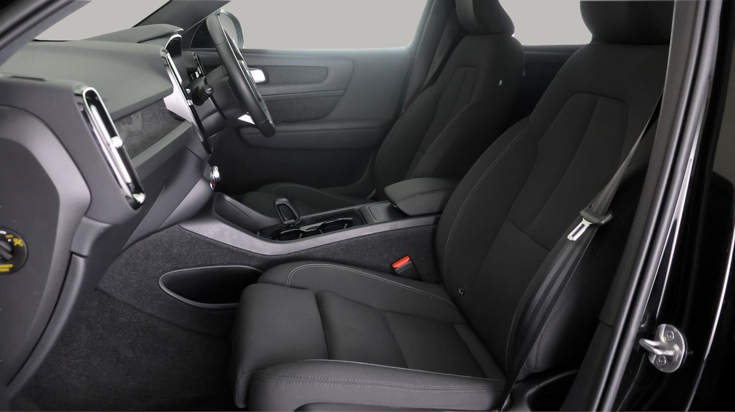 Used Volvo XC40 2023 for sale - 77689457: Photo 14