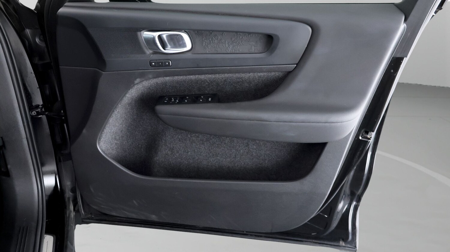 Used Volvo XC40 2023 for sale - 77689457: Photo 15