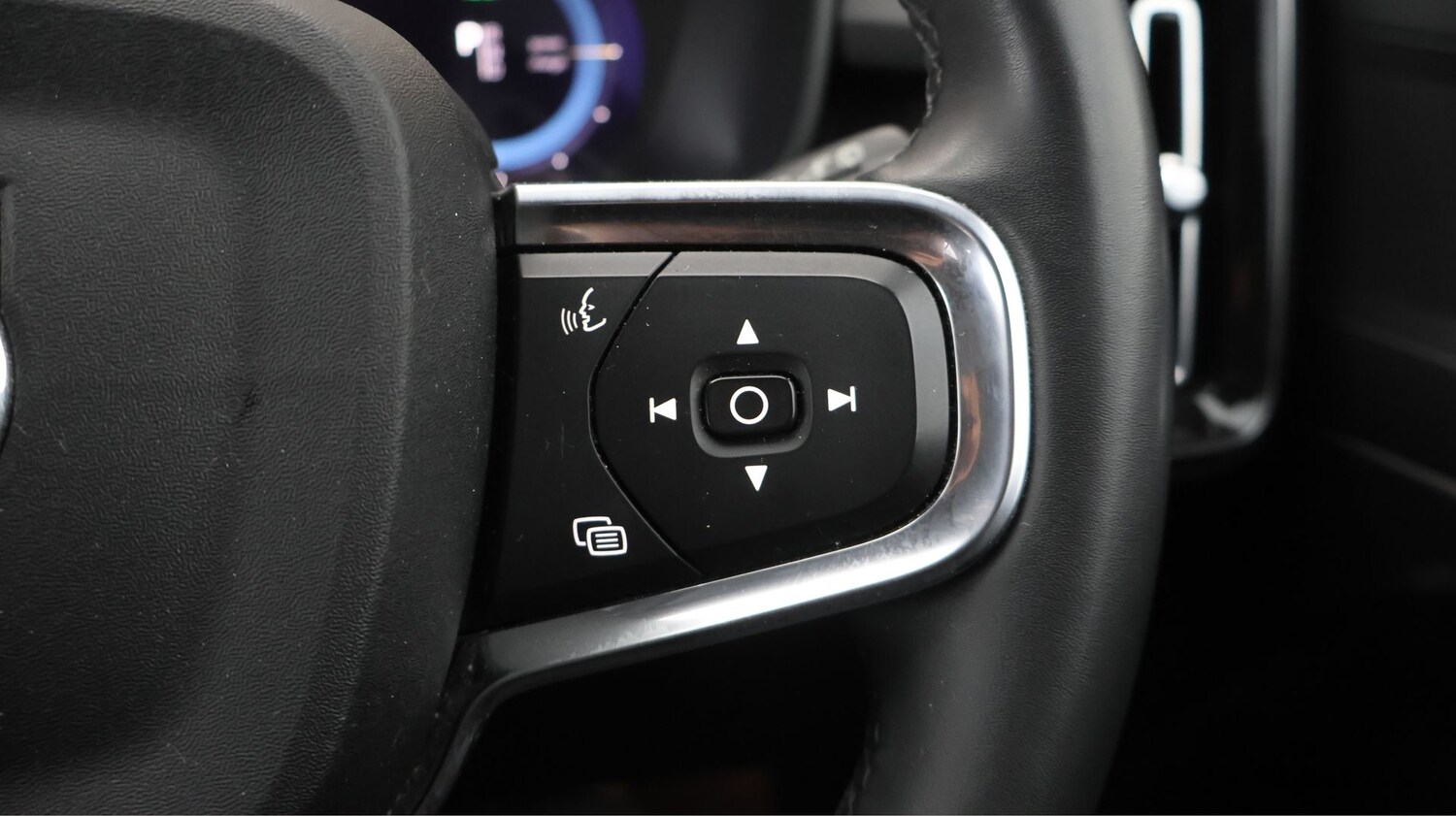 Used Volvo XC40 2023 for sale - 77689457: Photo 25