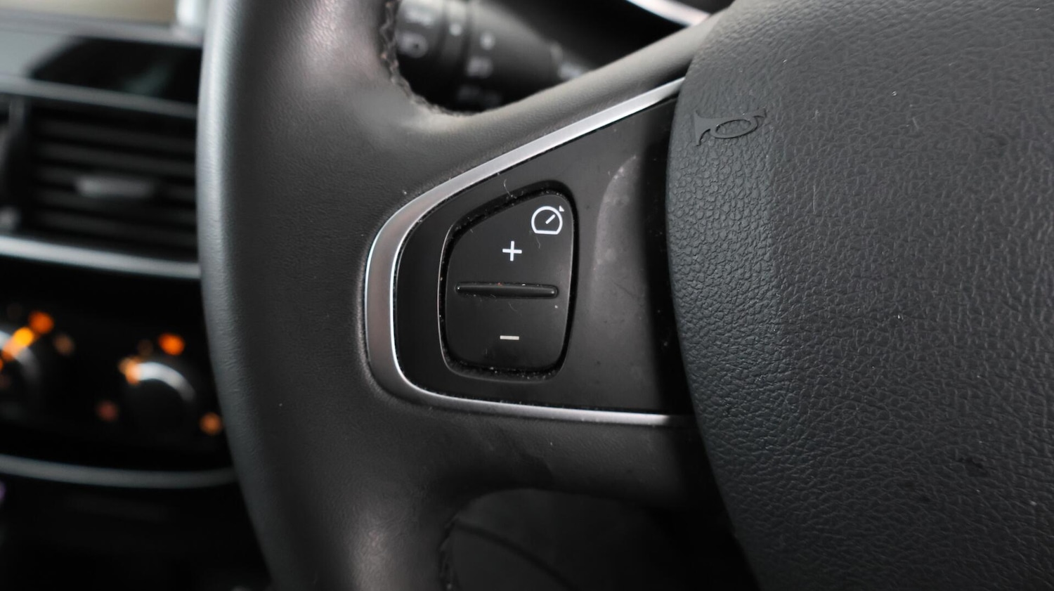 Used Renault Clio 2019 for sale - 76592507: Photo 22