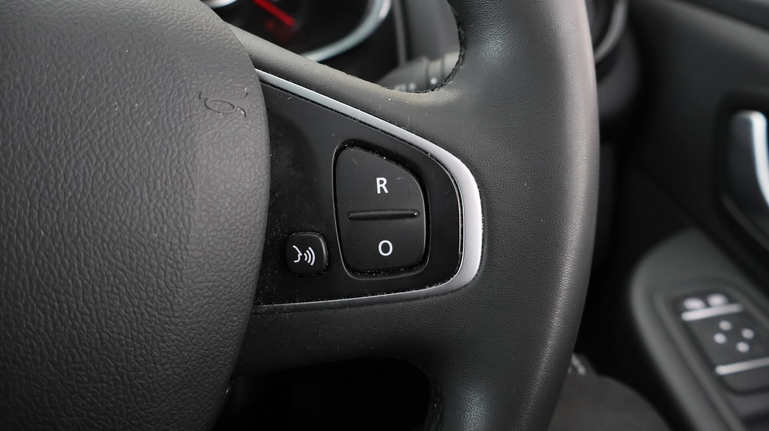 Used Renault Clio 2019 for sale - 76592507: Photo 23