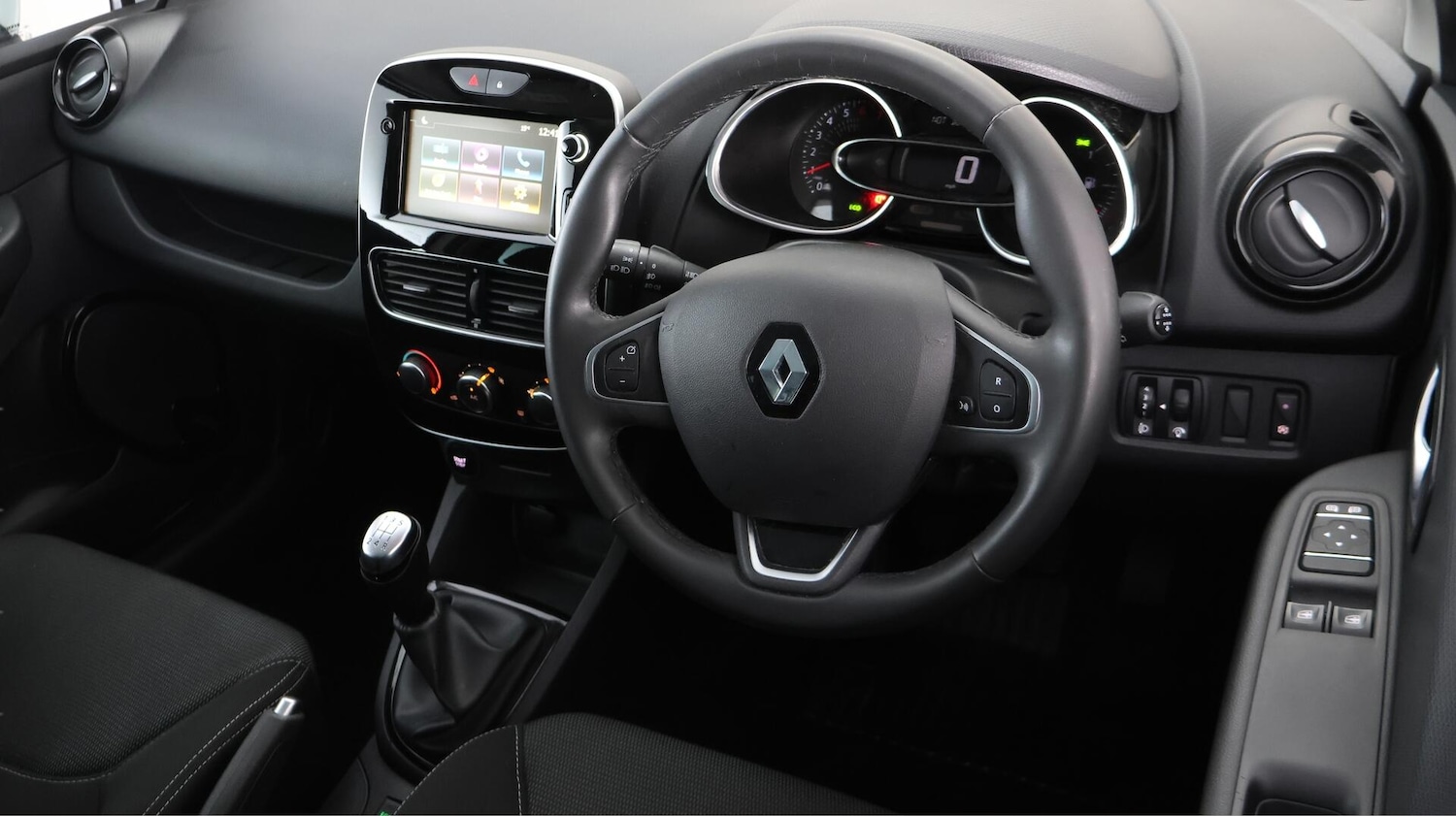 Used Renault Clio 2019 for sale - 76592507: Photo 9