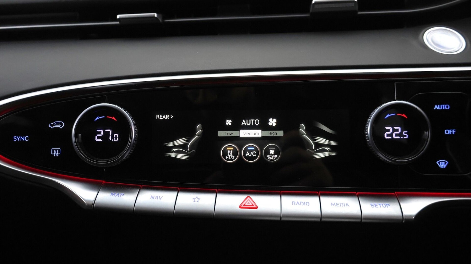 Used Genesis GV70 2023 for sale - 77296939: Photo 12