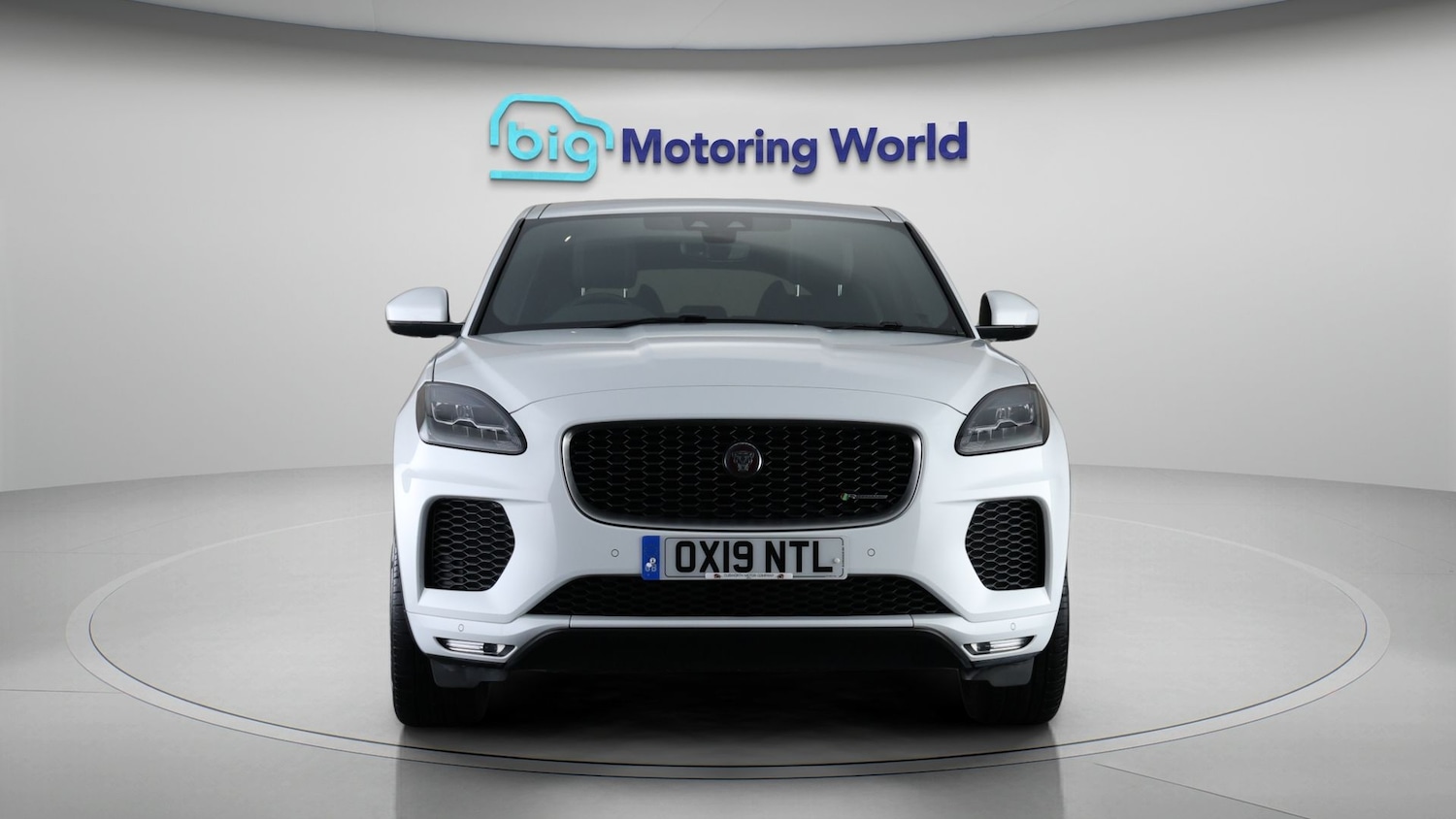 Used Jaguar E-Pace 2019 for sale - 77206313: Photo 2
