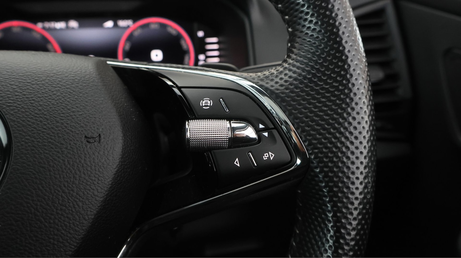 Used Skoda Karoq 2023 for sale - 77668325: Photo 25