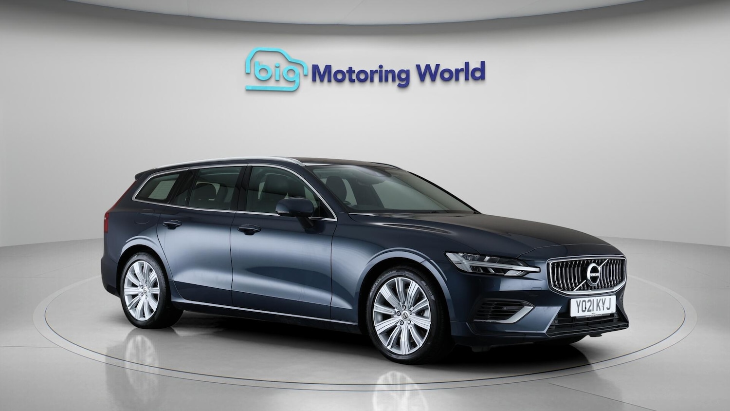 Used Volvo V60 2021 for sale - 76137349: Photo 2