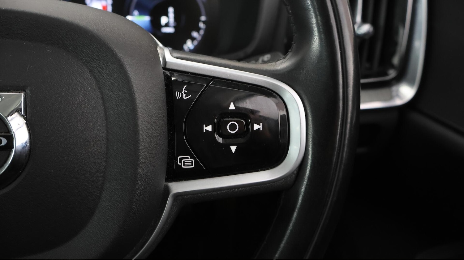 Used Volvo V60 2021 for sale - 76137349: Photo 24