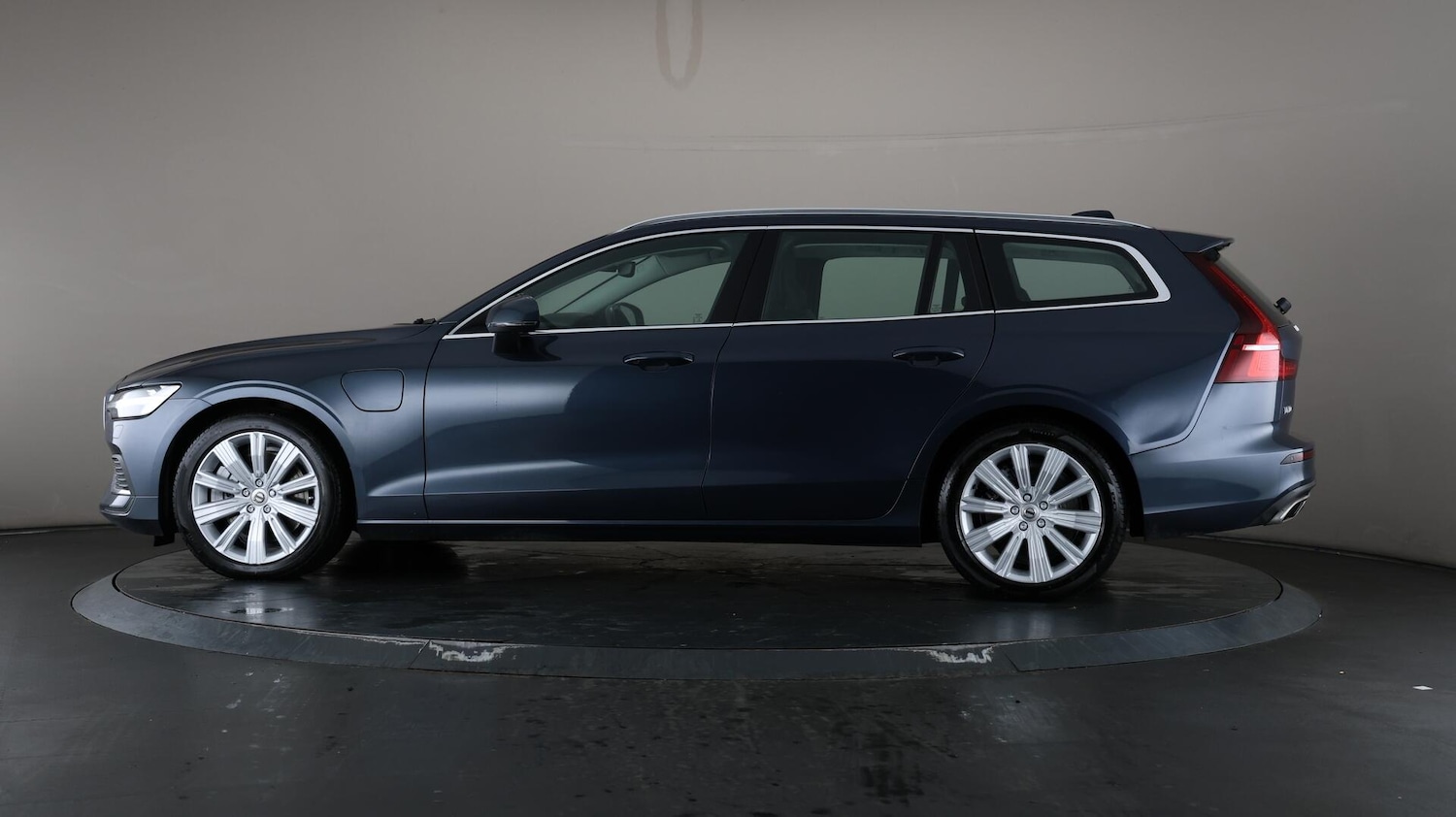 Used Volvo V60 2021 for sale - 76137349: Photo 36