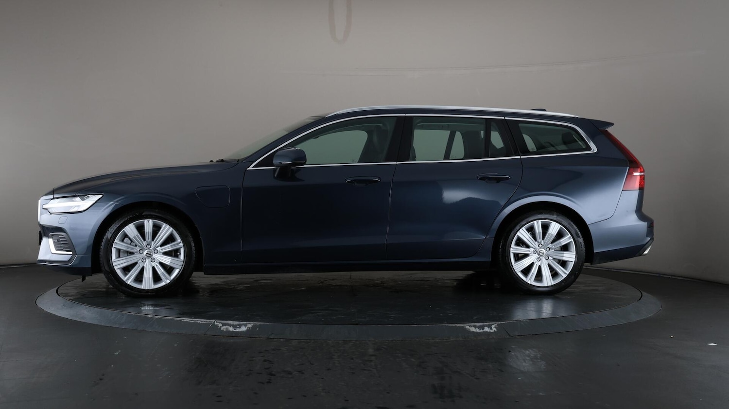 Used Volvo V60 2021 for sale - 76137349: Photo 38