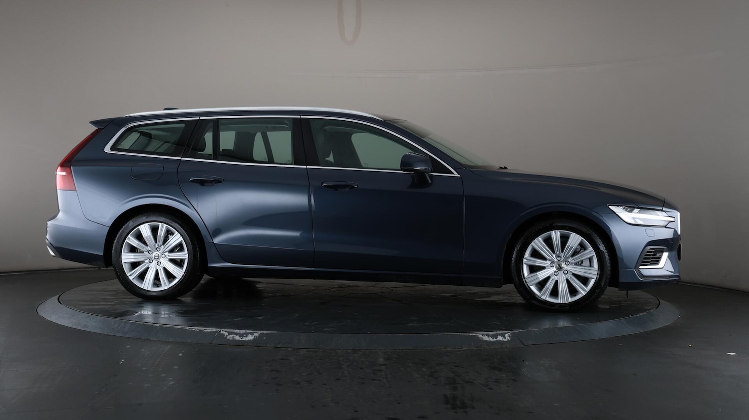 Used Volvo V60 2021 for sale - 76137349: Photo 59