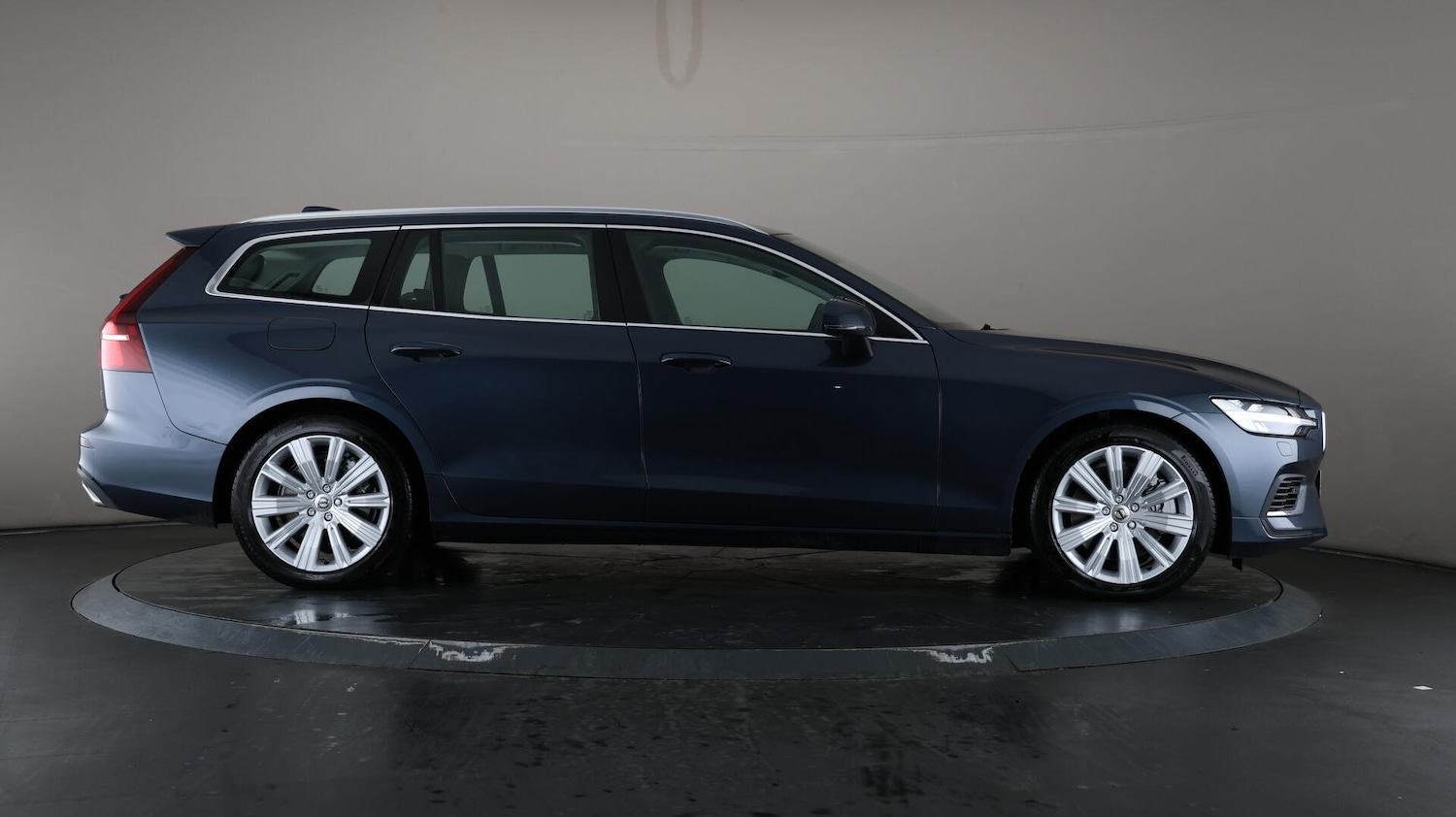 Used Volvo V60 2021 for sale - 76137349: Photo 60