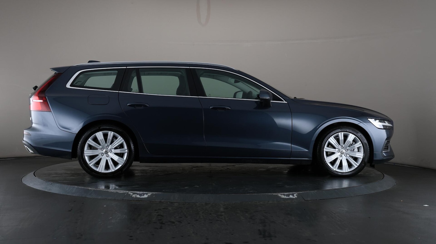 Used Volvo V60 2021 for sale - 76137349: Photo 61