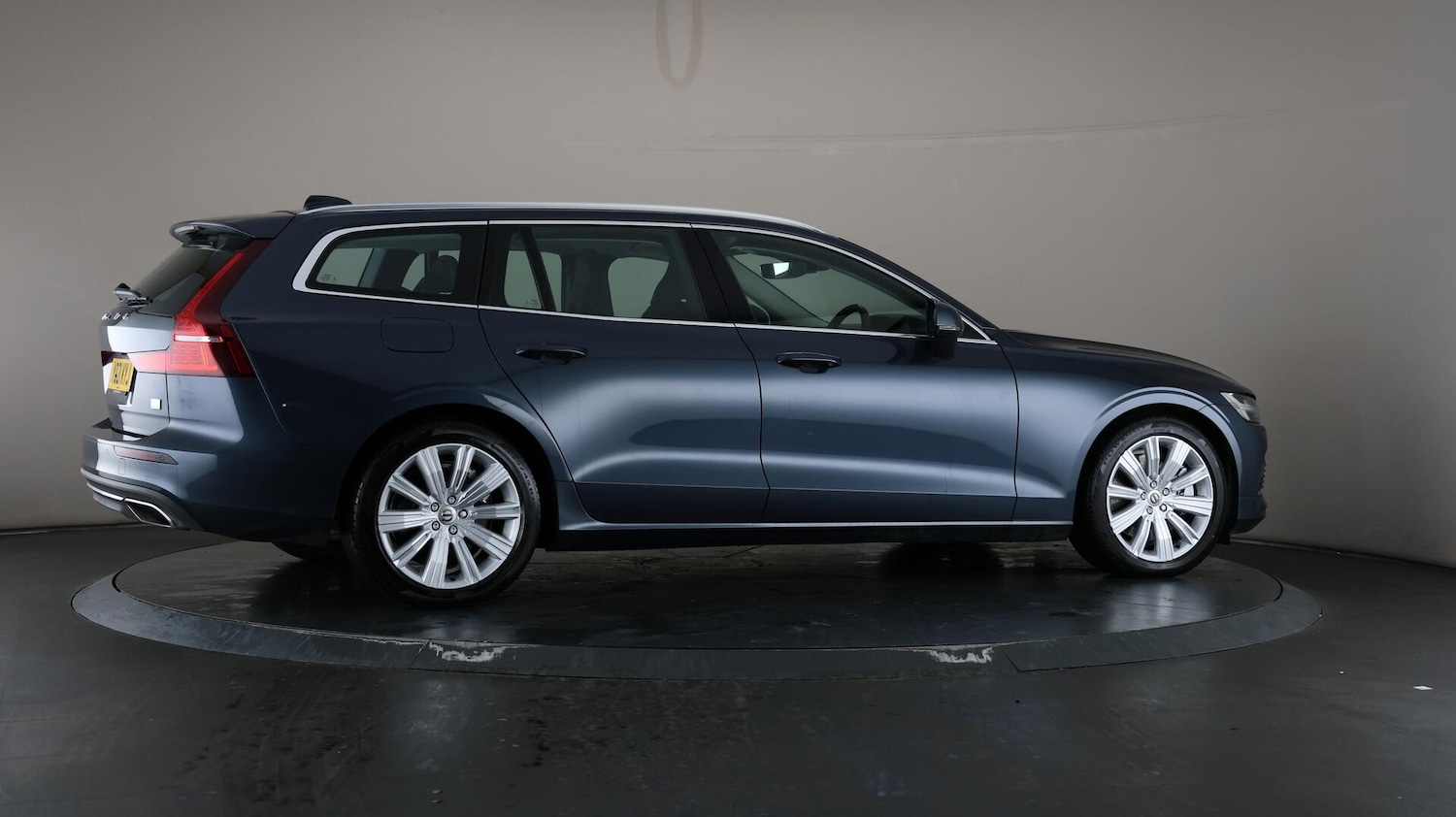 Used Volvo V60 2021 for sale - 76137349: Photo 63