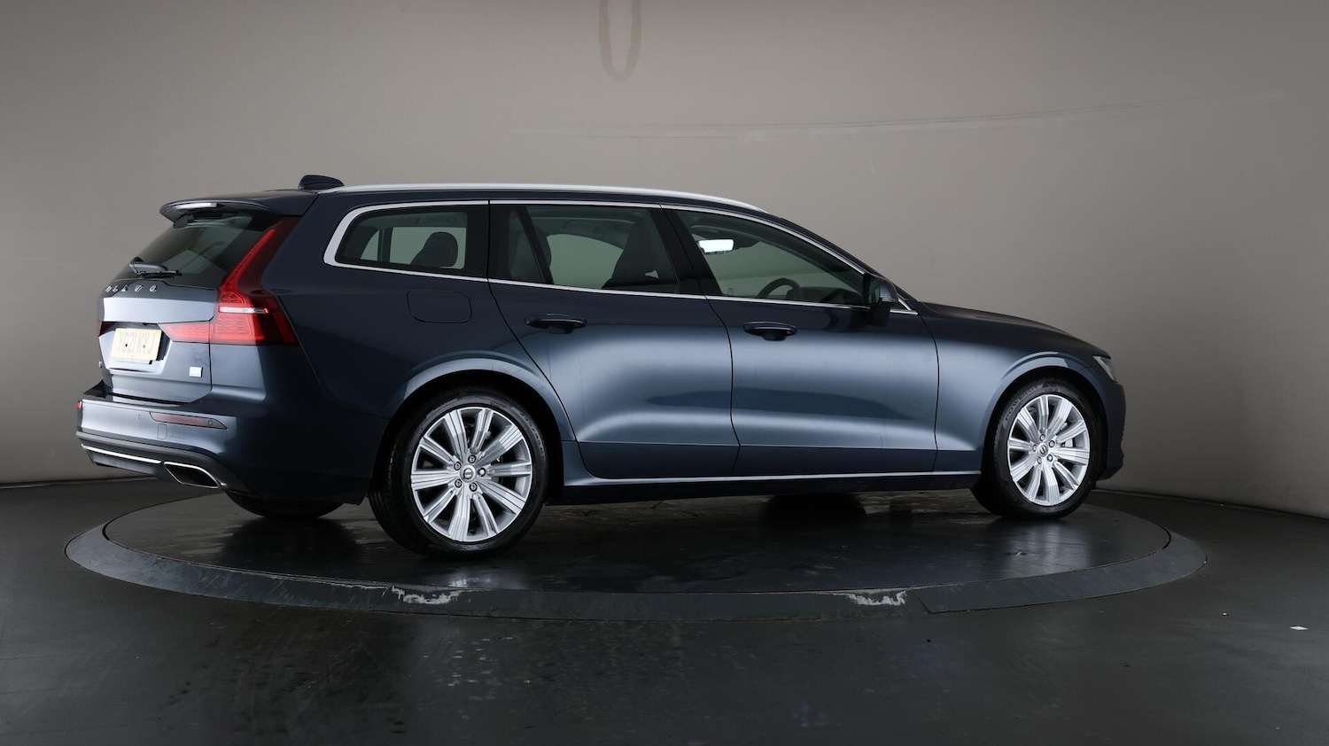 Used Volvo V60 2021 for sale - 76137349: Photo 64